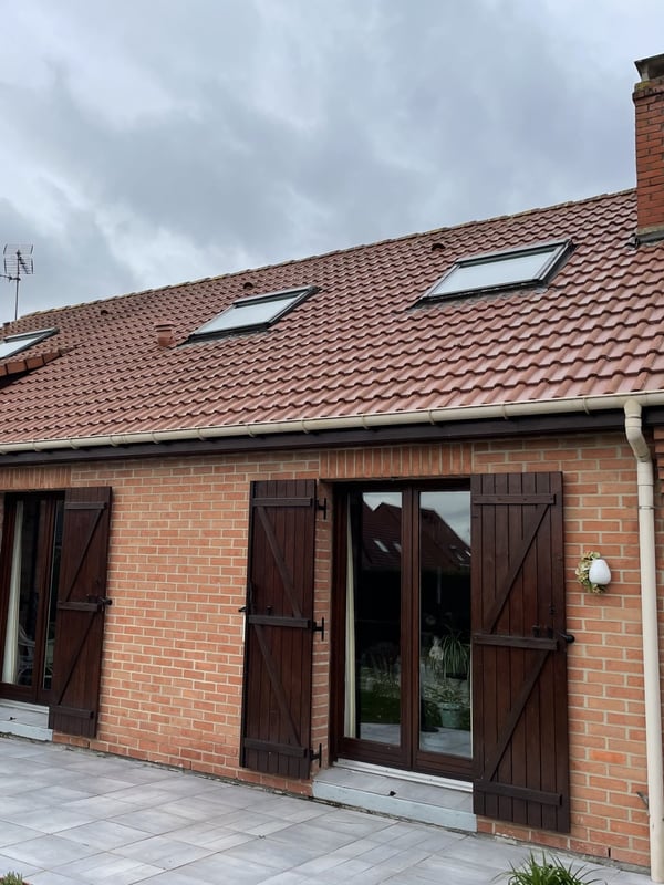 Démoussage de toiture après